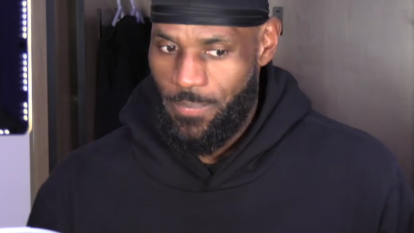 云开体育-老詹回应ESPN报道：那些东西根本影响不到我 和珍妮一直互相尊重